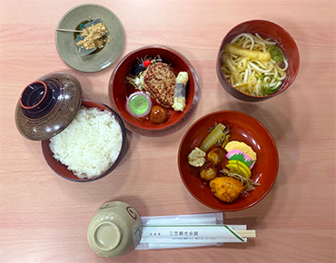 学生まんぷくセット（葛餅付）